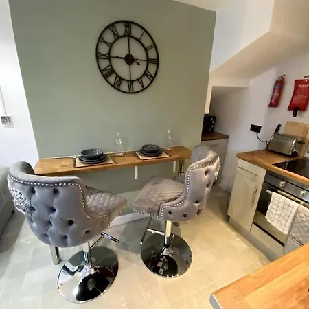 Cardiff Coach House With Hot Tub & Log Fire Villa Exterior photo
