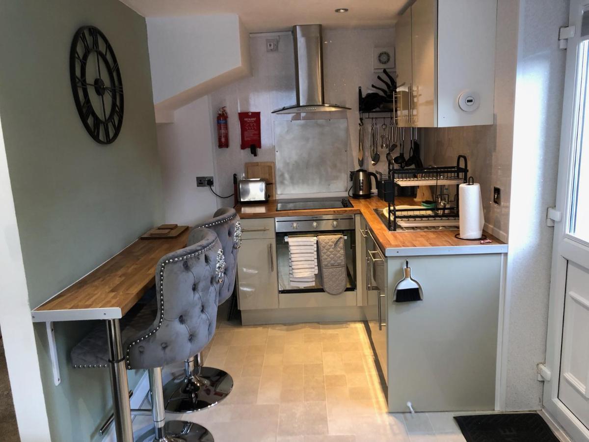 Holiday home Coach House With Hot Tub & Log Fire